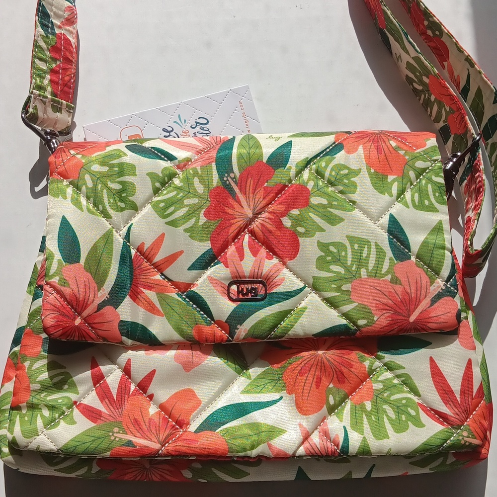 GORGEOUS FLORAL QUILTED SHOULDER BAG